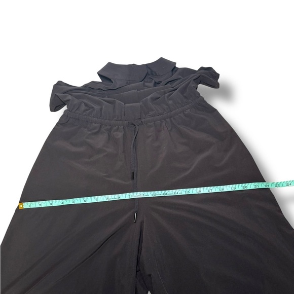 Athleta Mercer Gray Romper Jumpsuit Wide Leg Quick Drying Pockets Size 8 EUC - Picture 12 of 14